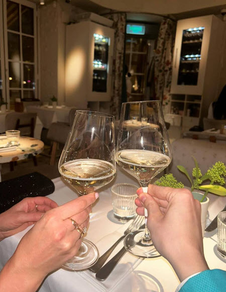 Артем Гавришов заинтриговал своих подписчиков фотографиями с Вероникой Гракович