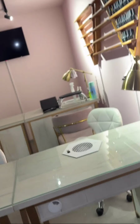 Клава Безверхова стала бизнес леди – приобрела салон красоты в центре Москвы