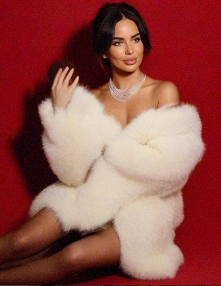 Анна Блюменкранц с сыном отправилась в Дубай к Валере в гости