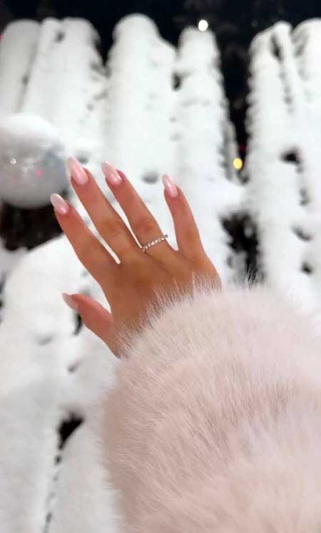 Никита Гуранда подарил Элине красивое кольцо