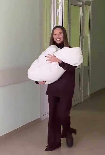 Таня Репина уже дома с малышом