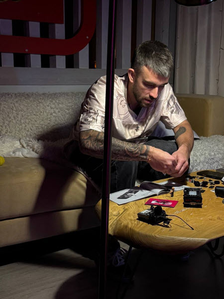 Катя Квашникова получила подарок от Игоря Григорьева