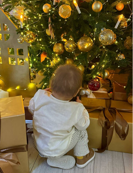 Лера Фрост впервые опубликовала фотографию сына