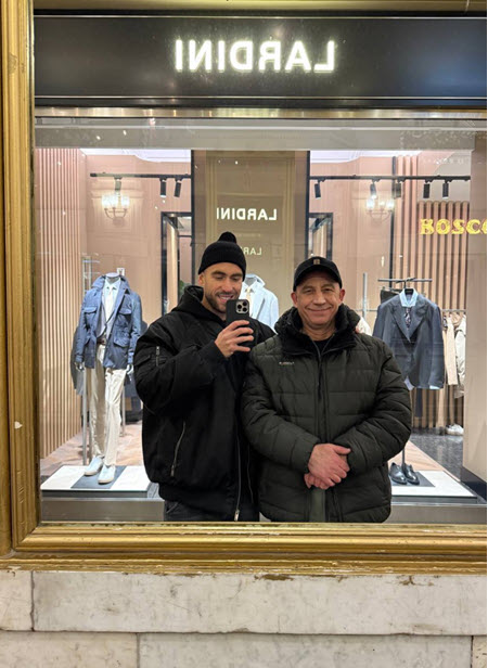 Игорь Григорьев показал папе Москву