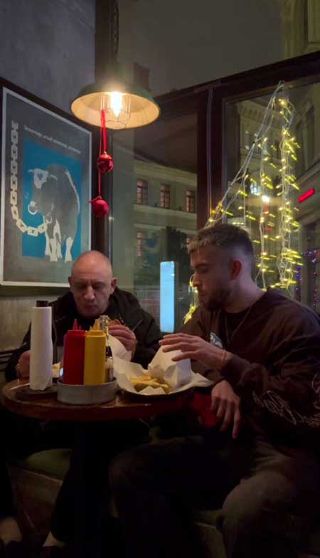 Игорь Григорьев показал папе Москву