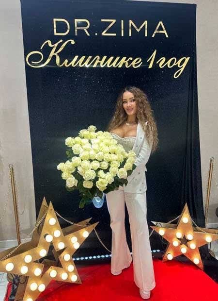 Мама Клавы Безверховой, Наталья, собирается сделать пластику лица, так как у нее аж 2 молодых поклонника