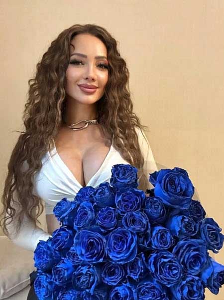 Мама Клавы Безверховой, Наталья, собирается сделать пластику лица, так как у нее аж 2 молодых поклонника