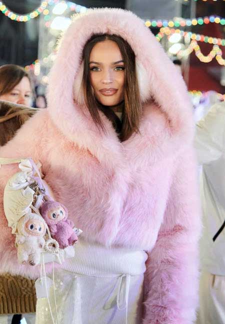 Сын Алены Водонаевой считает, что маме стоит одеваться соответственно возрасту