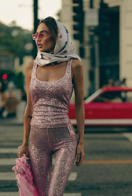 Сын Алены Водонаевой считает, что маме стоит одеваться соответственно возрасту