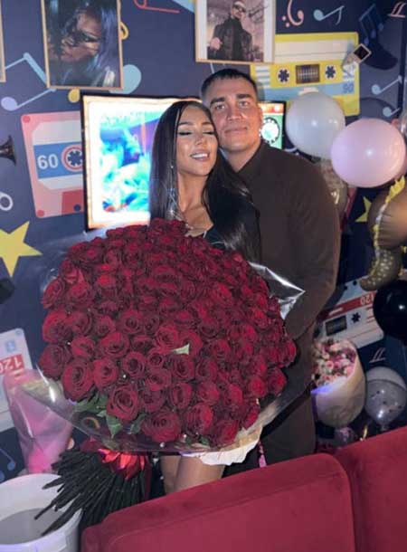 Алена Савкина продемонстрировала подарки на ДР