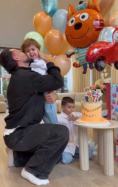 Младшему сыну Пинчук и Чобаняна исполнилось 2 года