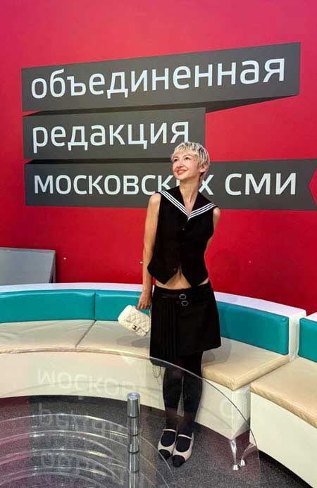 Две близкие подружки встретились за периметром