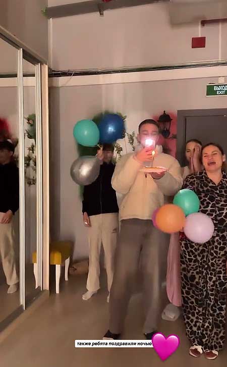 Элина Рахимова продемонстрировала подарки, полученные в день рождения