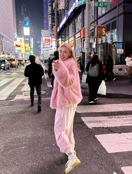 Свежие фото бывших участников проекта