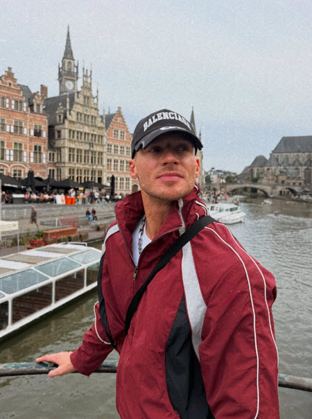 Свежие фото бывших участников проекта