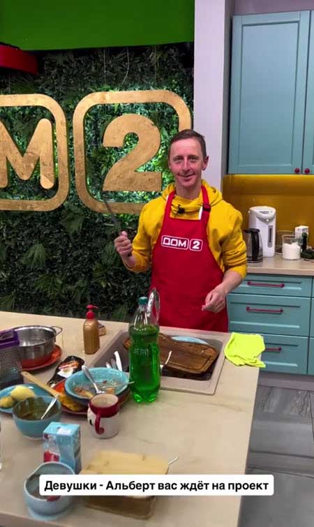 Артем и Вероника посетили родительское собрание в школе у Андрея, а потом отправились на каникулы в Беларусь