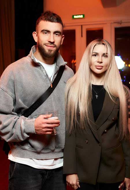 Алексей Безус стал артистом театра