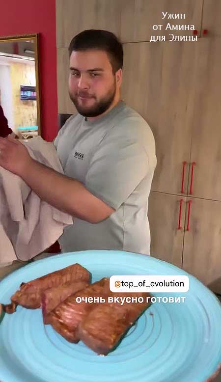 Рахимова принимает ухаживания Амина, ходит на свидания с Колегановым и не забывает потроллить новую девушку Гуранды