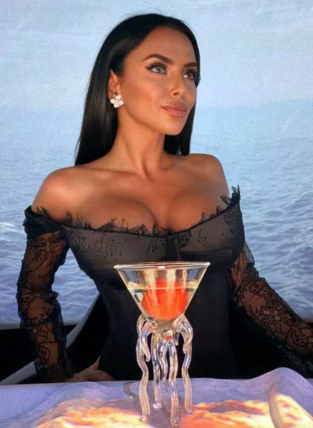 13 января «девочка - праздник» Вика Романец отмечала день рождения