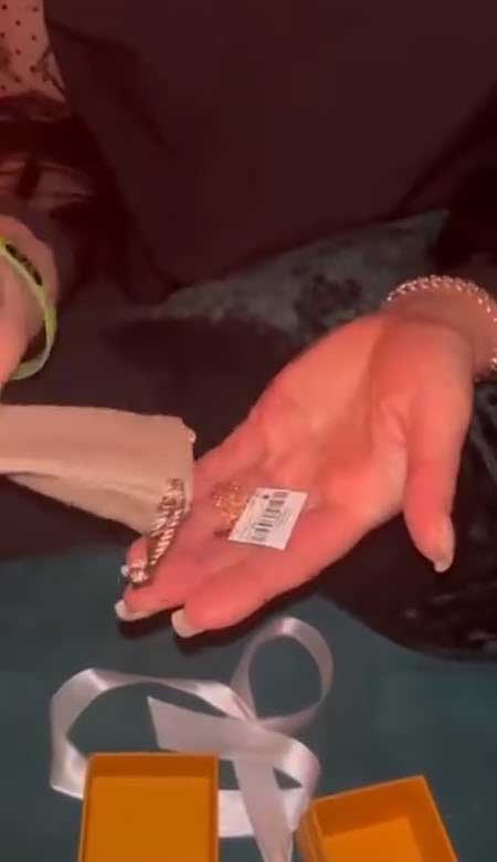 Вероника и Артем Гавришов – свидание за периметром и подарок Веронике, Артем и психолог Светлана Прель – общение в ресторане по просьбе Артема