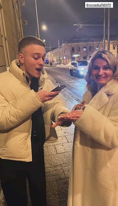 Артем преподнес Веронике очередной дорогой подарок или это еще одно предложение выйти за него замуж?