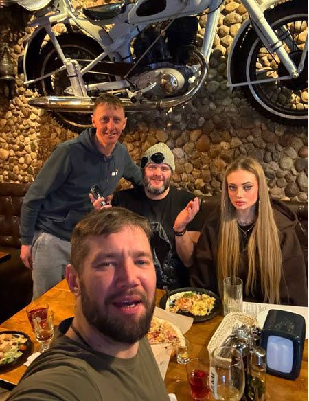 Альберт Гракович познакомил Ксению Карпову с родственниками и друзьями