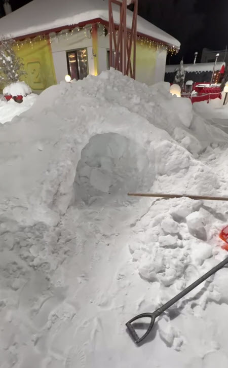 Романтическое свидание Игоря Григорьева и Кати Квашниковой в снежной пещере