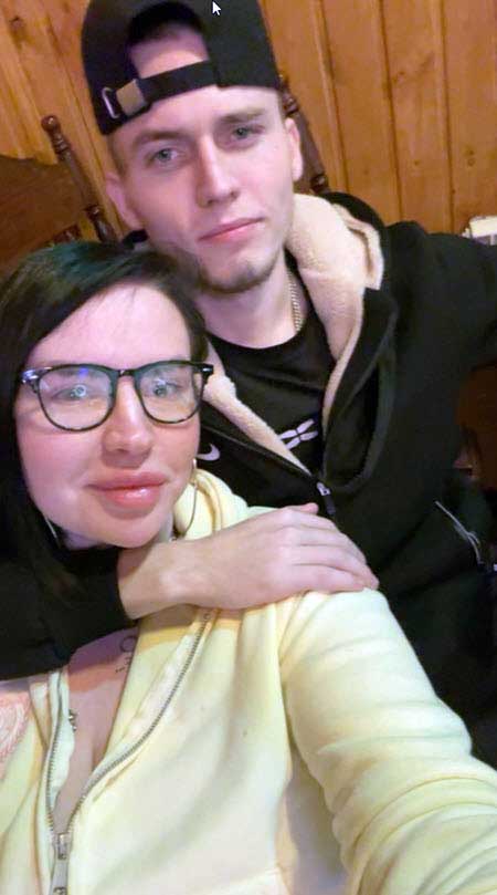 Приключения Саши Чepнo в Новосибирске, куда она летала к «жениху»