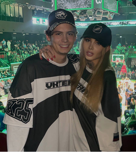 Клава Безверхова рассталась со своим парнем Романом Шкуро