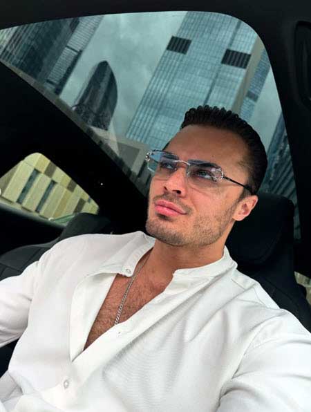 Алексей Купин показал свою съемную квартиру в Москва-Сити