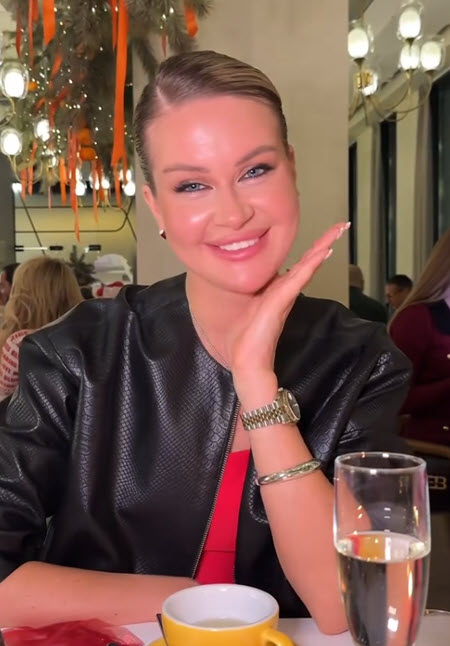 Подписчики раскритиковали внешность Марины Африкантовой: «То ли отекла, то ли поправилась»