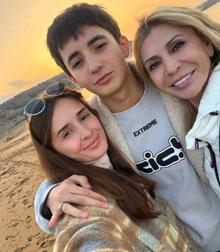 Свежие фото бывших участников проекта