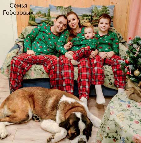Новогодние фото бывших участников проекта