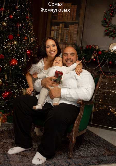 Новогодние фото бывших участников проекта