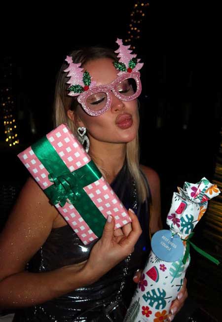 Новогодние фото бывших участников проекта