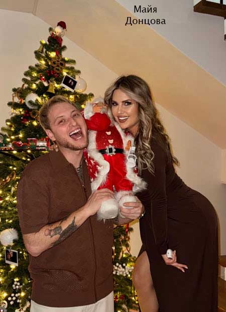 Новогодние фото бывших участников проекта