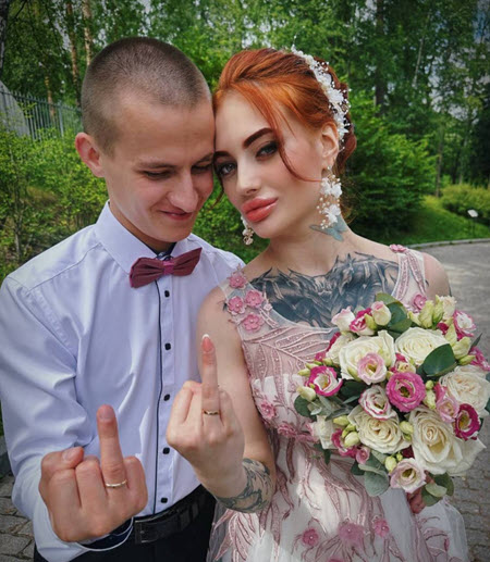 Ксения Карпова с бывшим мужем Алексеем отправились в гости к сыну, Ксюша показала свадебные фото