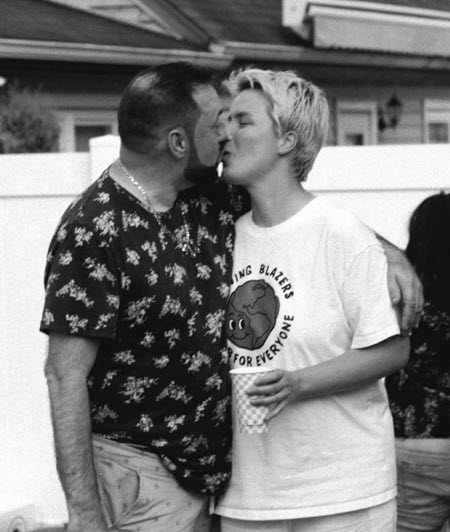 Оксану Ряска с двумя детьми бросил ее гражданский муж в Америке