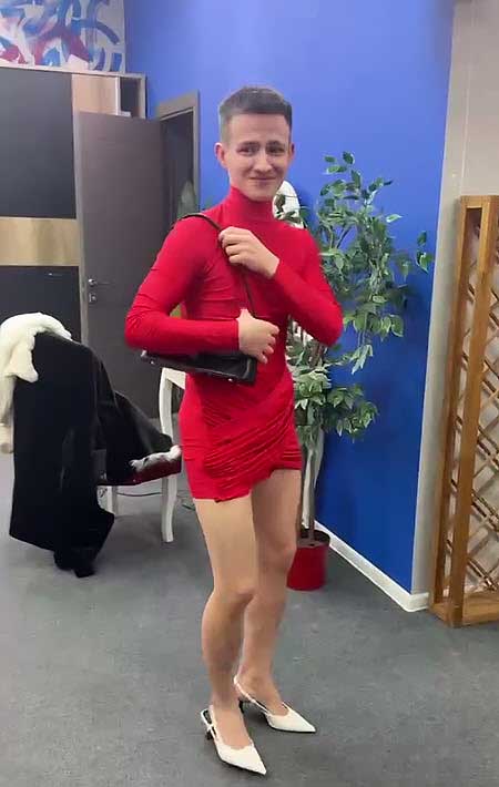 Супруги Ксения и Алексей Карповы ежедневно общаются с сыном по видеосвязи