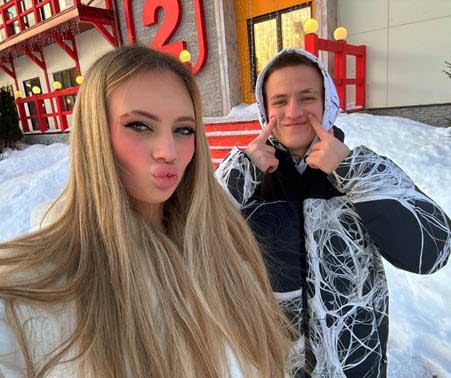 Ксения Карпова собирается забрать ребенка у свекрови через суд