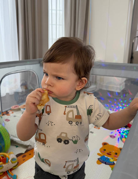 Сыну Курбана Омарова и брату Теоны исполнился 1 год