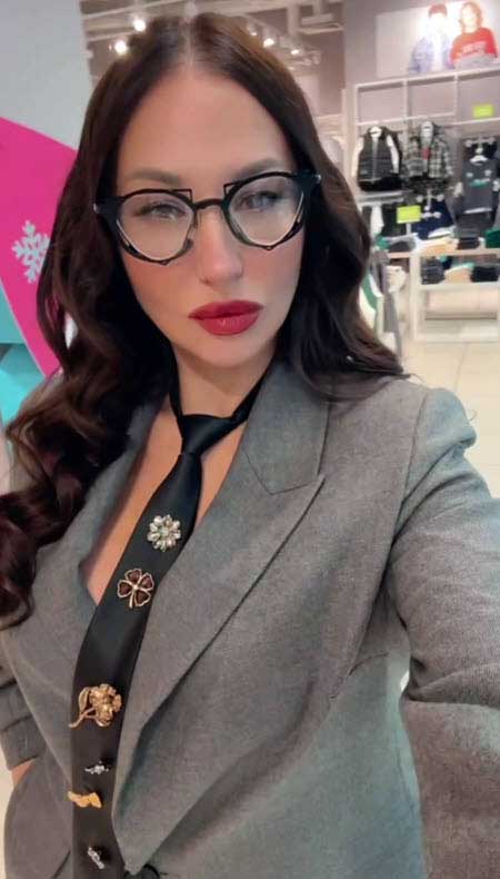 Новости с поляны от Светланы Прель – про Карпову с бывшим мужем и их ребенком, про Альберта и Веронику