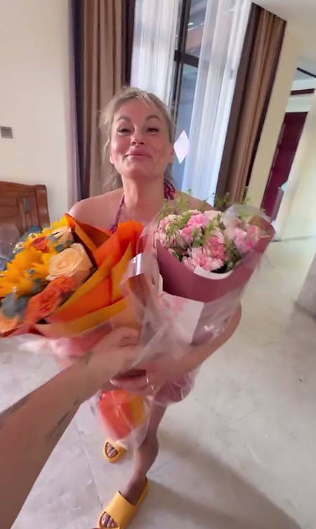 Никита Гуранда и Альберт Гракович поздравили своих дам с праздником