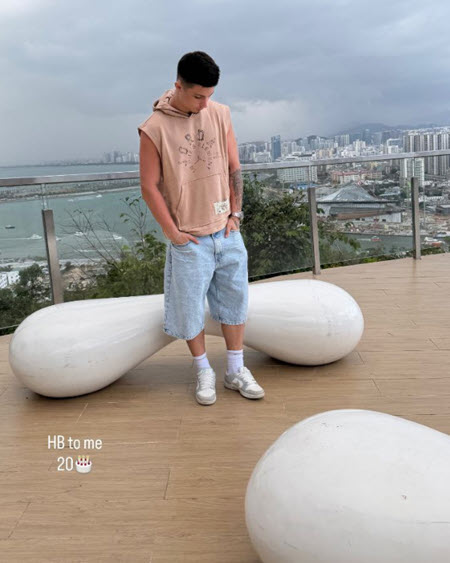 Никита Гуранда отмечает юбилей в Китае