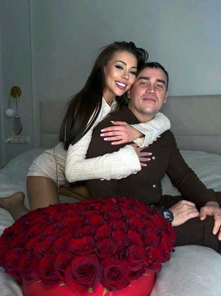 Алена Савкина помирилась с гражданским мужем и отправилась с ним на Байкал