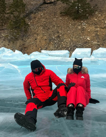 Алена Савкина помирилась с гражданским мужем и отправилась с ним на Байкал