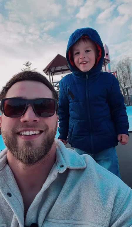 Владимир Балан отлично справился с ролью няни для сына Клавы