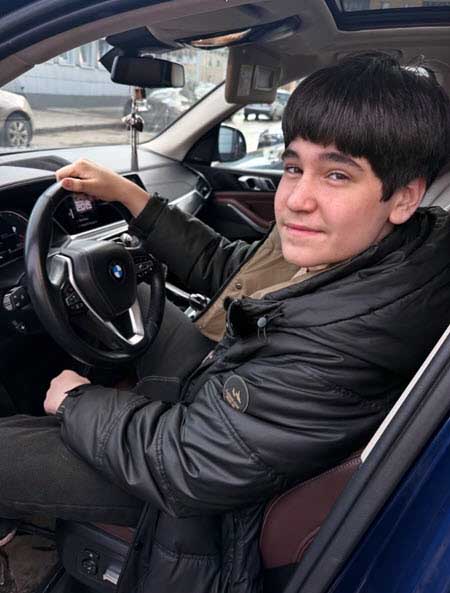 Старший сын Тиграна Салибекова и Юли Колисниченко получил паспорт