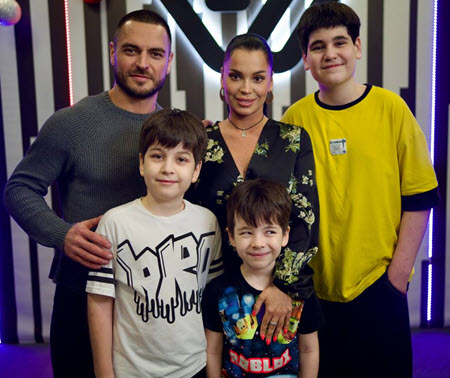 Тигран был бы рад, если бы его старший сын Ролан взял фамилию матери