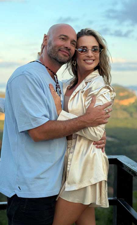 Свежие фото ведущих проекта Дом 2